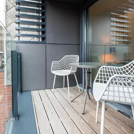 Apartment Cozy Coastal In 2br, Terrace & Garage
