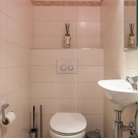 Apartment Cozy Coastal In 2br, Terrace & Garage *